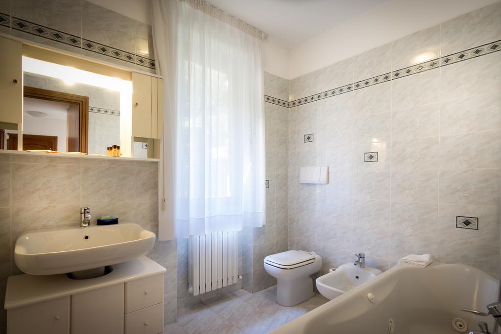 Villino Miralago Torno Szoba fotó